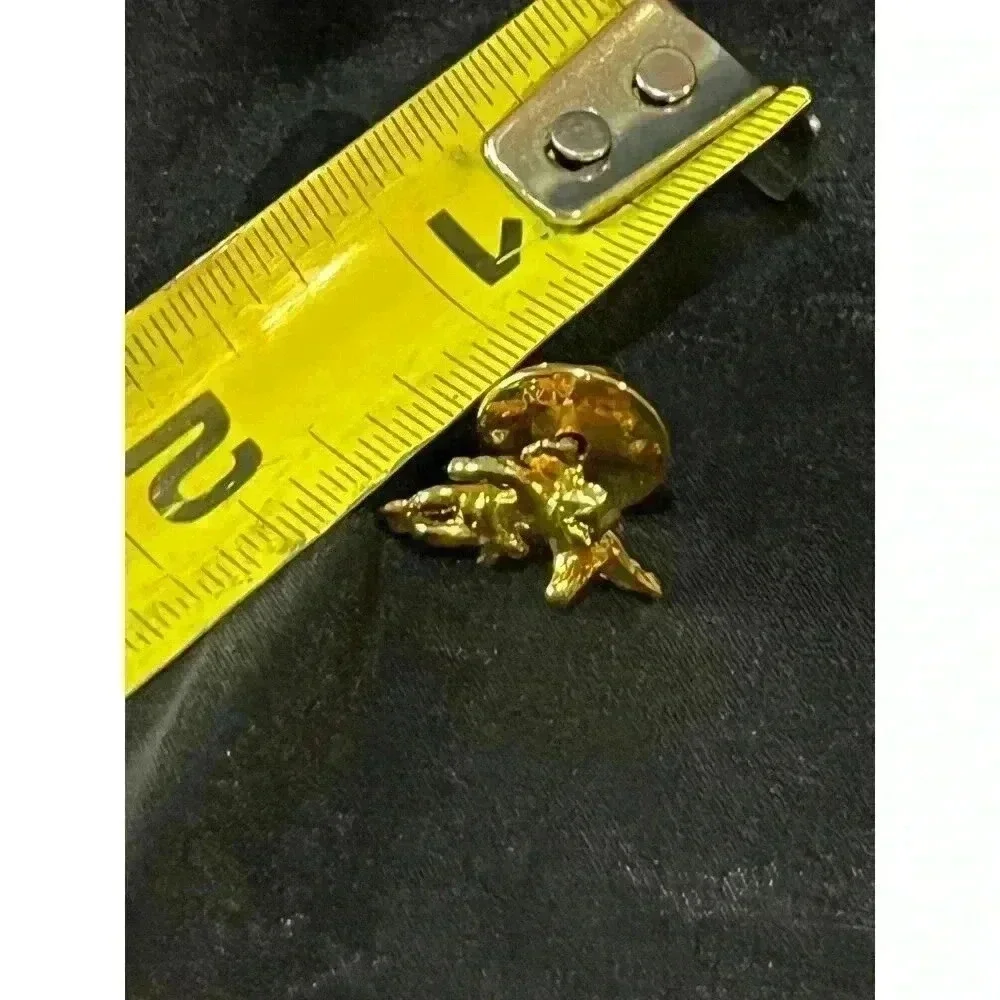 Vintage Heavenly Angel Gold Tone Enamel Lapel‎ Pin (GW6)